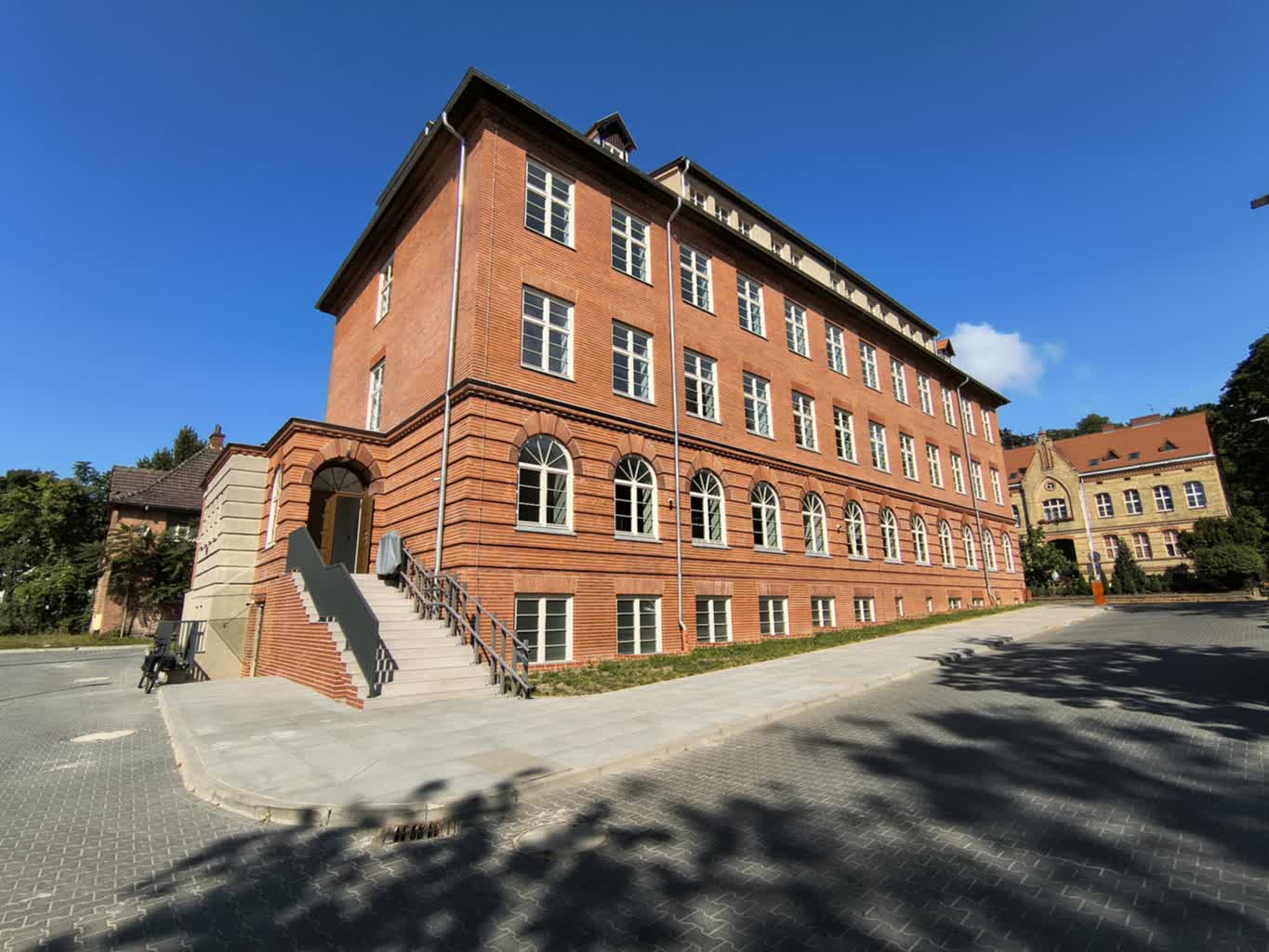 Trwa ostatnie meblowanie. Pod koniec sierpnia wprowadzą się tu uczniowie Radio Zachód - Lubuskie