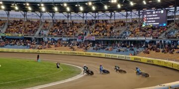 Mariusz Staszewski też skorzystał z zasłony dymnej 6 Mariusz Staszewski też skorzystał z zasłony dymnej Radio Zachód - Lubuskie