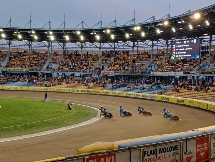 Mariusz Staszewski też skorzystał z zasłony dymnej Radio Zachód - Lubuskie