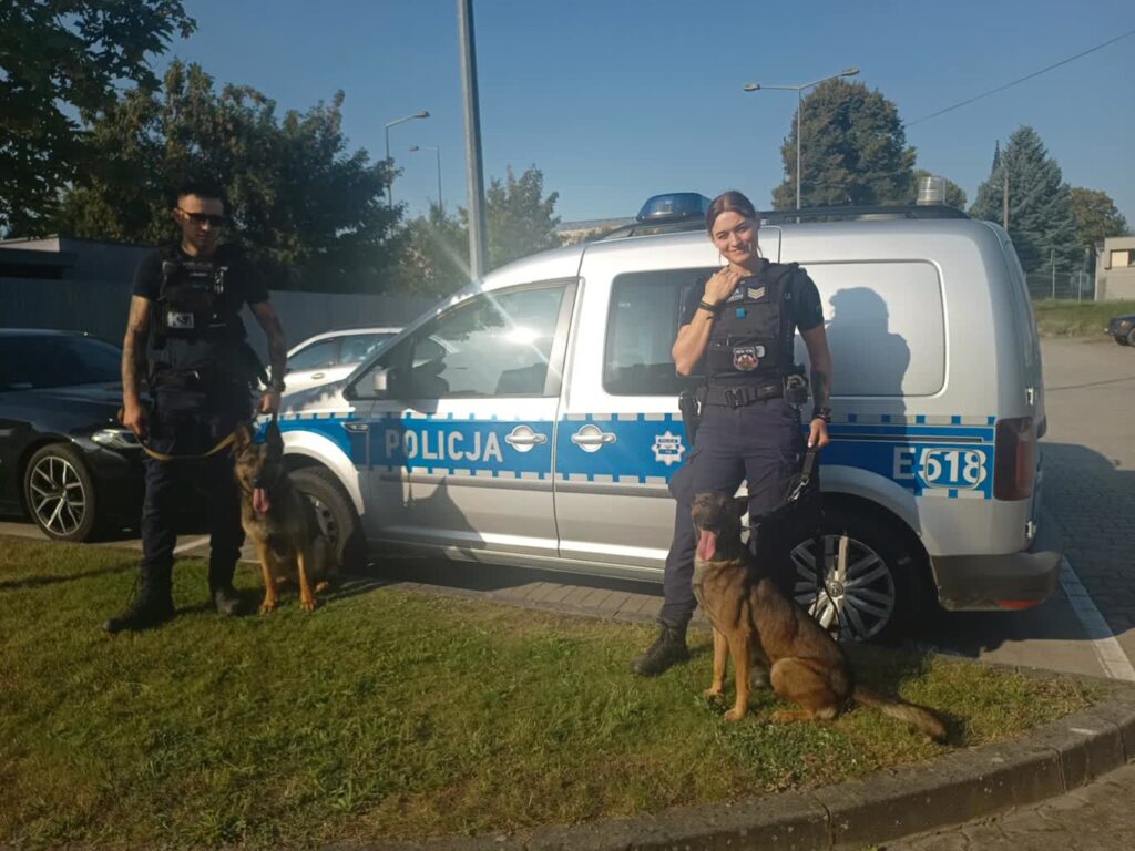 Żagańska policja ma już trzy psy służbowe fot. K.Gonera