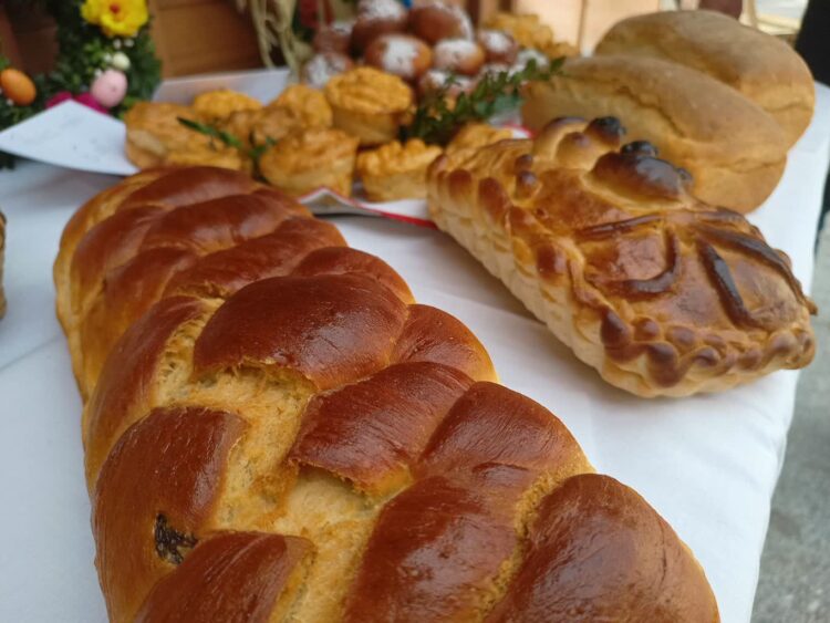 Gminny konkurs na dożynkowy chleb i nalewkę 9 fot. K.Gonera