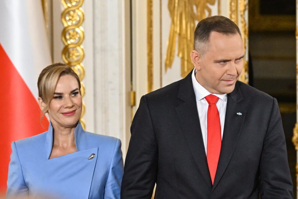 Karol Nawrocki z małżonką w dniu zaprzysiężenia na prezydenta RP (PAP/Radek Pietruszka)