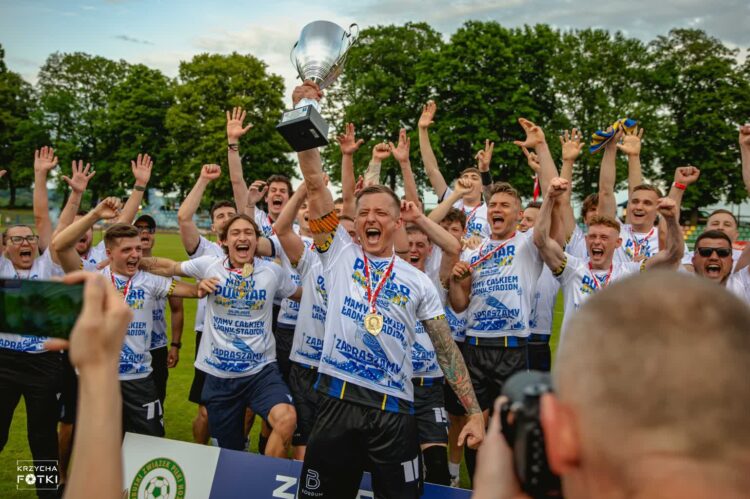 Legenda Odry w Koronie! Zaskakujące odejście Bartosza Skiby 9 Legenda Odry w Koronie! Zaskakujące odejście Bartosza Skiby Radio Zachód - Lubuskie