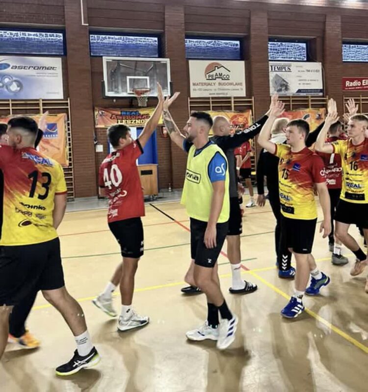 Szczypiorniści Zewu przegrali sparing w Lesznie. W sobotę turniej w Świebodzinie 9 Szczypiorniści Zewu przegrali sparing w Lesznie. W sobotę turniej w Świebodzinie Radio Zachód - Lubuskie