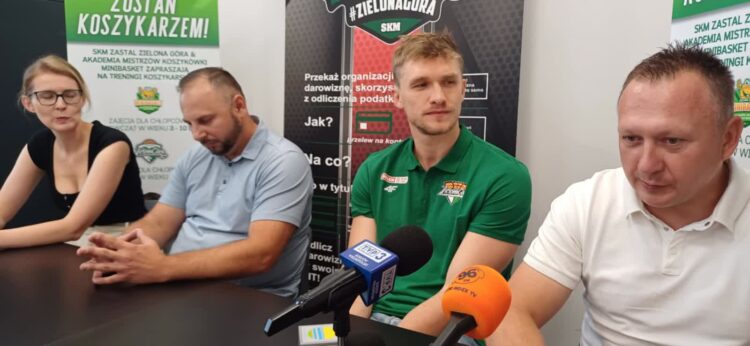 Fifi nadal w Zastalu i to na 3 lata. I jest szczęśliwy! 9 Fifi nadal w Zastalu i to na 3 lata. I jest szczęśliwy! Radio Zachód - Lubuskie