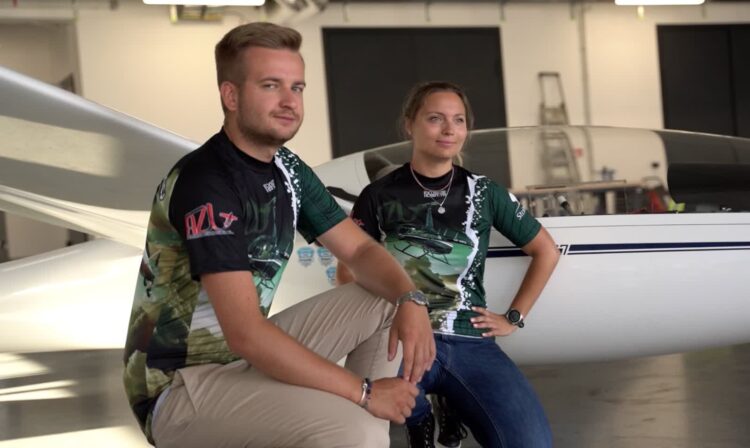 Sukcesy szybowników akrobatów z AZL 9 Sukcesy szybowników akrobatów z AZL Radio Zachód - Lubuskie