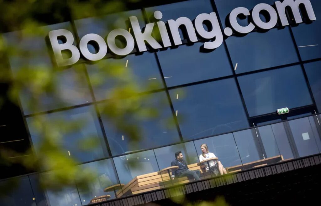 Booking.com. Fot. PAP/EPA/KOEN VAN WEEL