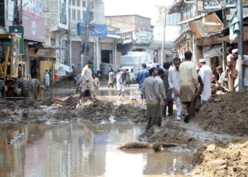 Pakistan. Co najmniej 344 ofiary powodzi i osuwisk 16 Powódź w Pakistanie (PAP/EPA/HASEEB ALI)