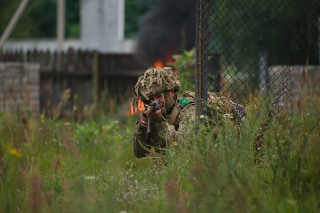 Ukraina: armia odzyskała sześć miejscowości zajmowanych przez Rosjan 2 Ukraiński żołnierz podczas ćwiczeń (General Staff of the Armed Forces of Ukraine)