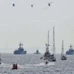 Po raz pierwszy parada morska uświetniła obchody Święta Wojska Polskiego. Tłumy na Helu [ZDJĘCIA] Radio Zachód - Lubuskie