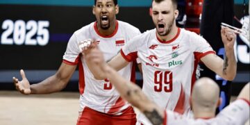 Polscy siatkarze zdobyli brązowy medal mistrzostw świata. Wygrali z Czechami 3:1 2 Polscy siatkarze pokonali Czechów 3:1 (25:18, 23:25, 25:22, 25:21) w meczu o brązowy medal mistrzostw świata na Filipinach. Biało-czerwoni po raz pierwszy w historii stanęli na najniższym stopniu podium tych rozgrywek.