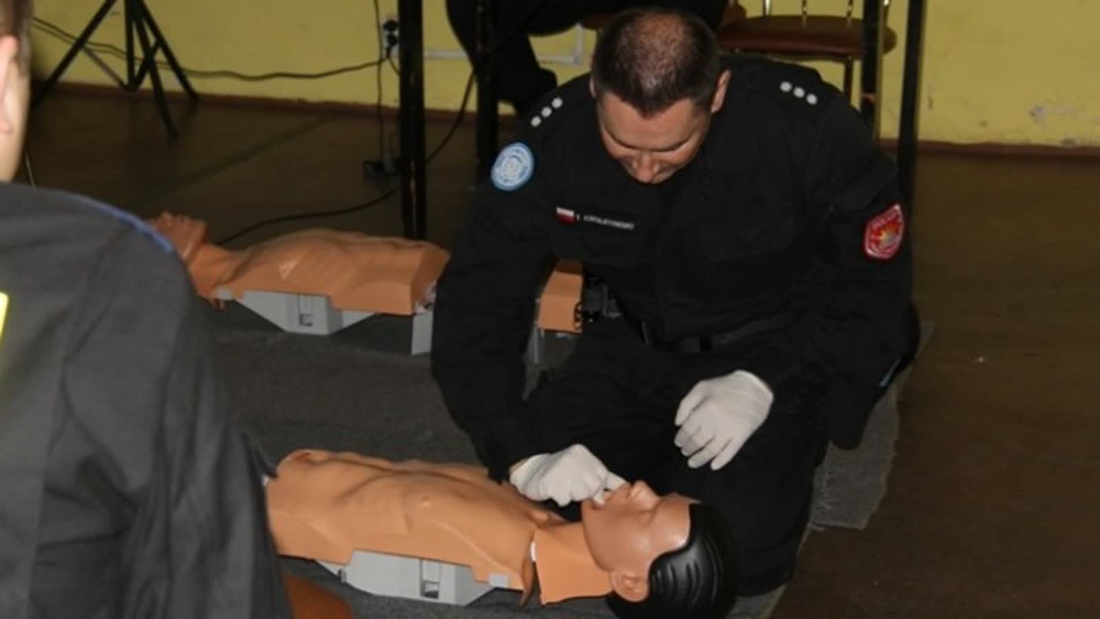 Strażak ochotnik, były policjant uległ wypadkowi. Potrzebuje pomocy