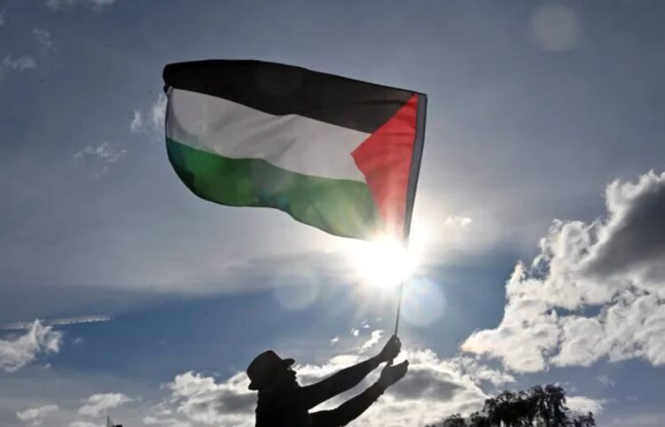 Flaga Palestyny (zdjęcie ilustracyjne). Fot. EPA/MICK TSIKAS