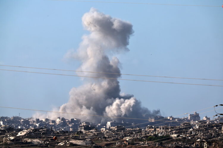 Atak rakietowy na Gazę (PAP/EPA/ATEF SAFADI)