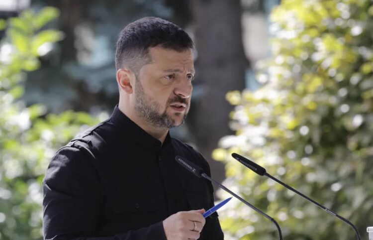 Zełenski nie będzie ubiegał się o stanowisko? Padła deklaracja 9 Prezydent Ukrainy Wołodymyr Zełenski. Fot. PAP/EPA/SERGEY DOLZHENKO