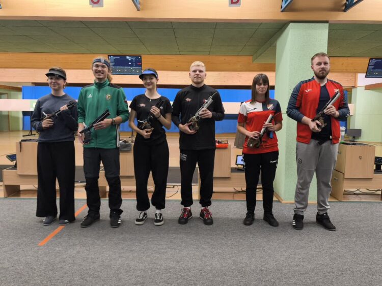 Worek medali Gwardii na Mistrzostwach Polski Juniorów 9 fot. Facebook/ZKS Gwardia Zielona Góra