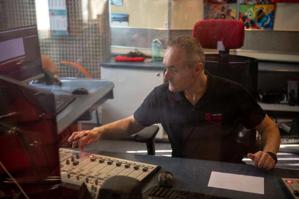 "Subiektywna historia polskiego reportażu radiowego". Sesja dziennikarska z udziałem nominowanych i jury konkursu na reportaż [GALERIA ZDJĘĆ] Radio Zachód - Lubuskie