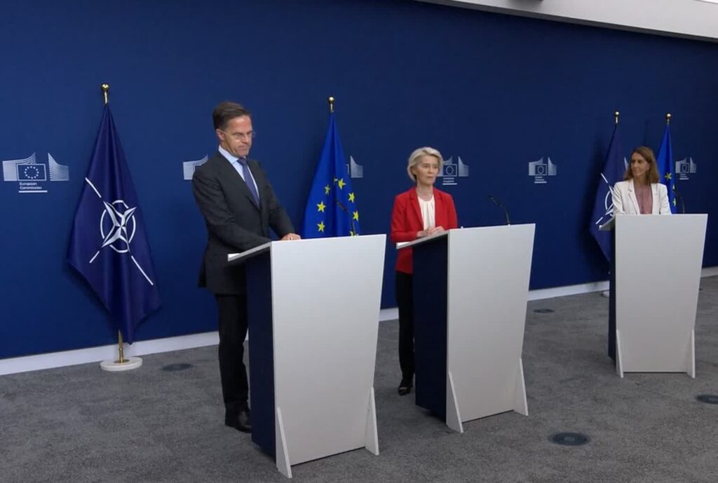 Mark Rutte i Ursula von der Leyen na wspólnej konferencji prasowej (x.com/vonderleyen)