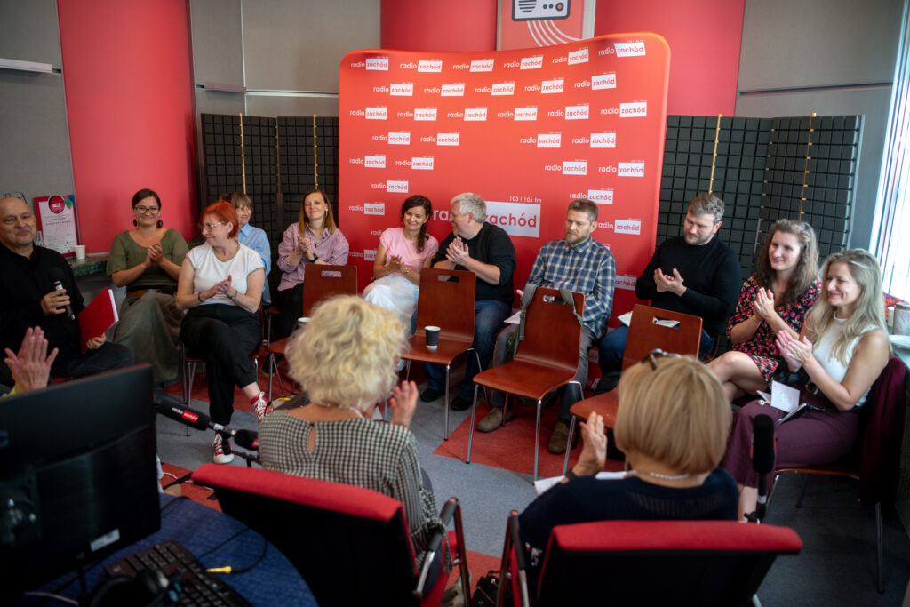 "Subiektywna historia polskiego reportażu radiowego". Sesja dziennikarska z udziałem nominowanych i jury konkursu na reportaż [GALERIA ZDJĘĆ] Radio Zachód - Lubuskie