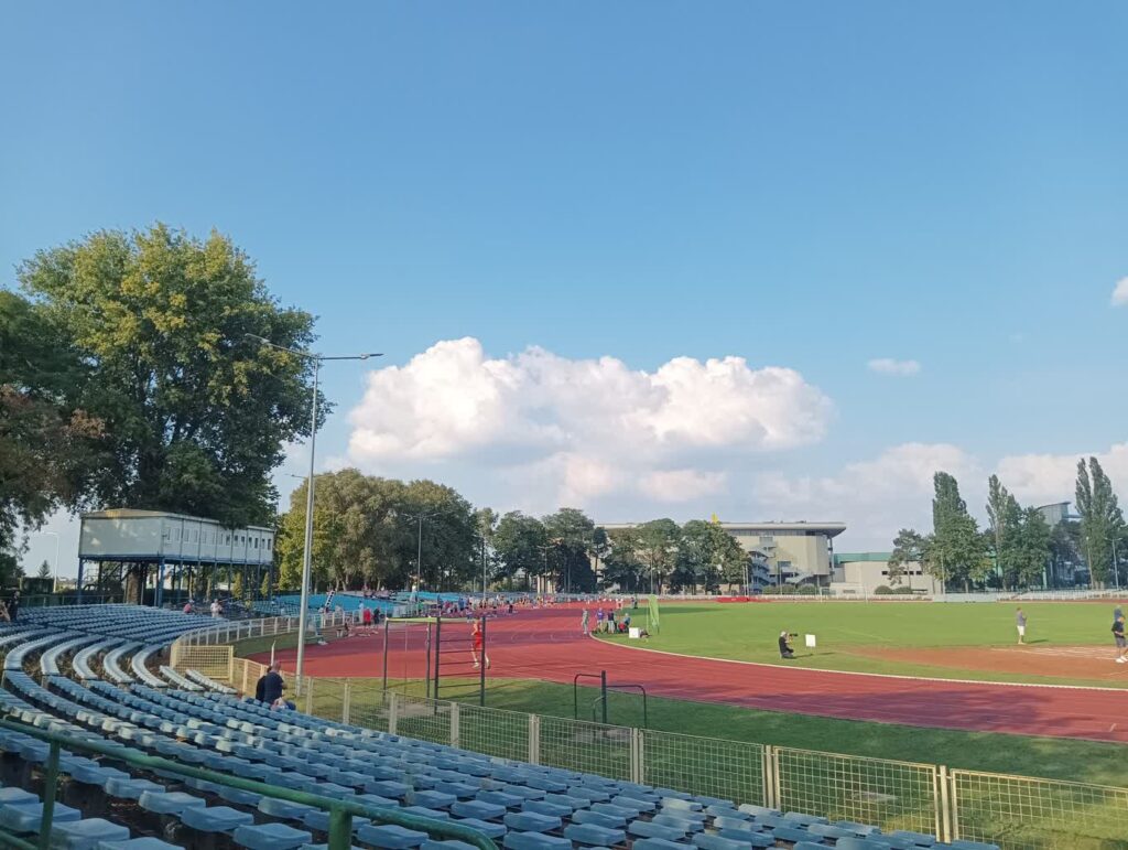 Mityng lekkoatletyczny "Winobranie 2025": zacięta rywalizacja młodych sportowców Radio Zachód - Lubuskie