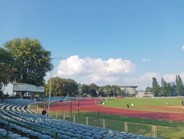 Mityng lekkoatletyczny "Winobranie 2025": zacięta rywalizacja młodych sportowców 8 Mityng lekkoatletyczny "Winobranie 2025": zacięta rywalizacja młodych sportowców Radio Zachód - Lubuskie