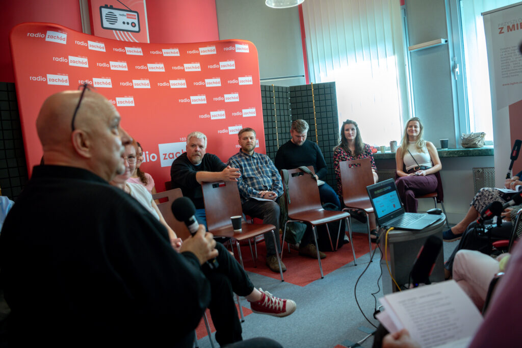 "Subiektywna historia polskiego reportażu radiowego". Sesja dziennikarska z udziałem nominowanych i jury konkursu na reportaż [GALERIA ZDJĘĆ] Radio Zachód - Lubuskie