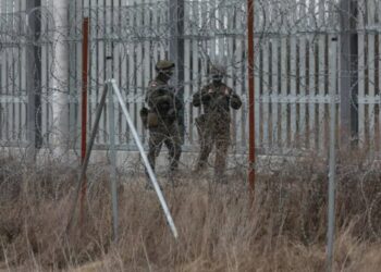 Na granicy z Białorusią działa obecnie pięć przejść granicznych 18 Żołnierze granicy państwowej Polski z Białorusią. Fot. PAP/Artur Reszko