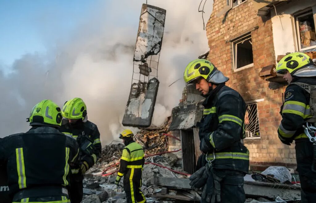 Zniszczenia w Kijowie (zdj. ilustracyjne) Fot. PAP/Vladyslav Musiienko