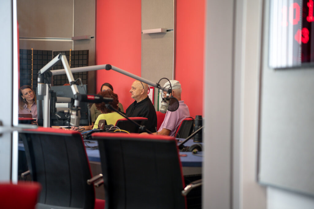 "Subiektywna historia polskiego reportażu radiowego". Sesja dziennikarska z udziałem nominowanych i jury konkursu na reportaż [GALERIA ZDJĘĆ] Radio Zachód - Lubuskie