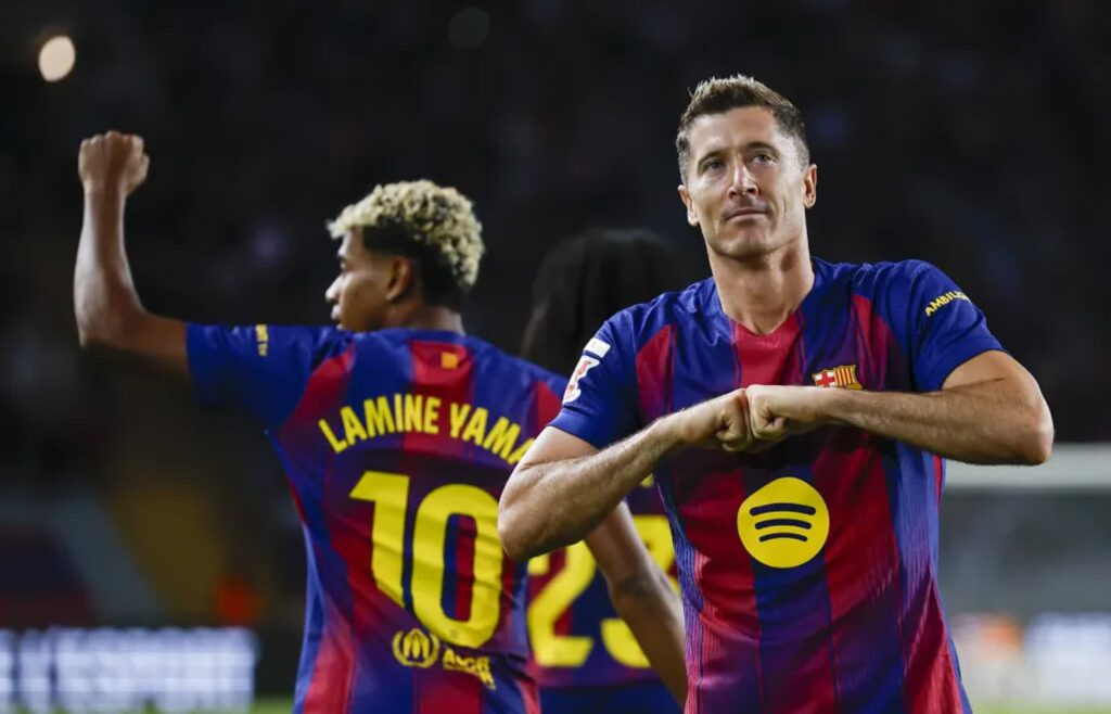 Liga hiszpańska - gol Lewandowskiego, Szczęsny w bramce, Barcelona liderem 2 Mecz FC Barcelona - Real Sociedad Fot. PAP/EPA/Alberto Estevez