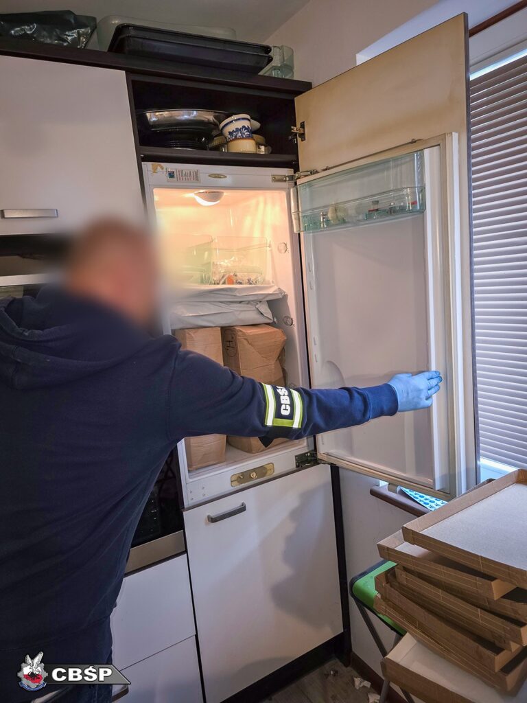 CBŚP zlikwidowało największą nielegalną fabrykę fałszywych leków w Polsce [GALERIA ZDJĘĆ] Radio Zachód - Lubuskie