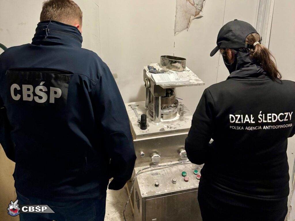 CBŚP zlikwidowało największą nielegalną fabrykę fałszywych leków w Polsce [GALERIA ZDJĘĆ] Radio Zachód - Lubuskie