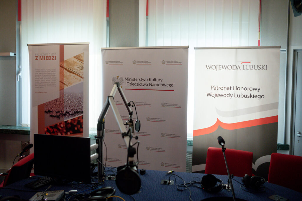 "Subiektywna historia polskiego reportażu radiowego". Sesja dziennikarska z udziałem nominowanych i jury konkursu na reportaż [GALERIA ZDJĘĆ] Radio Zachód - Lubuskie