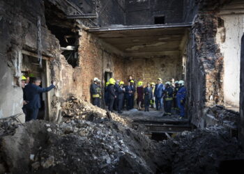 Ukraina. Media o ataku na siedzibę premiera: to rakieta Iskander 18 Zniszczony budynek rządowy w Kijowie (PAP/EPA/FOREIGN AFFAIRS MINISTRY HANDOUT)