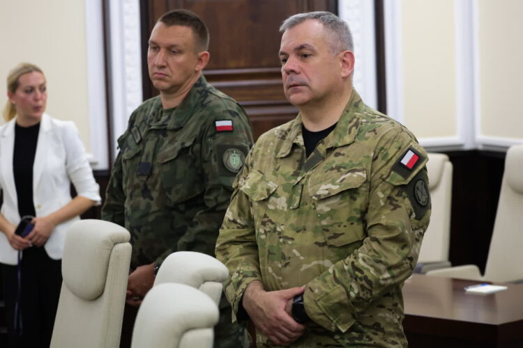 "Rosyjskie drony nie wleciały przez przypadek" 9 Szef Sztabu Generalnego WP gen. Wiesław Kukuła na nadzwyczajnym posiedzeniu rządu (PAP/Szymon Pulcyn)