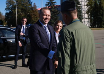 Prezydent Nawrocki będzie przemawiać w Nowym Jorku 14 Prezydent Karol Nawrocki na warszawskim lotnisku tuż przed wylotem do Nowego Jorku (PAP/Leszek Szymański)