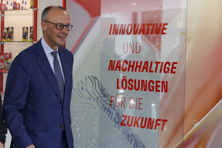 Na zdjęciu niemiecki kanclerz Friedrich Merz (PAP/EPA/CHRISTOPHER NEUNDORF)