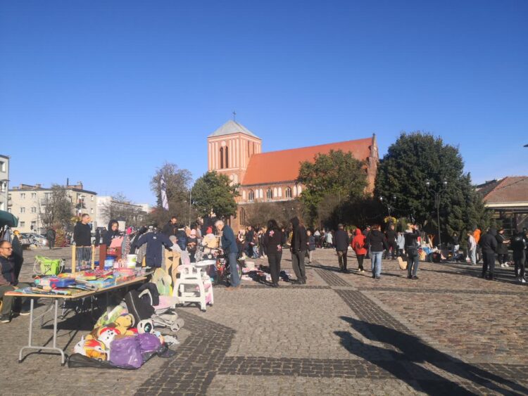 Pchli targ w Strzelcach Krajeńskich 9 Pchli targ w Strzelcach Krajeńskich Radio Zachód - Lubuskie