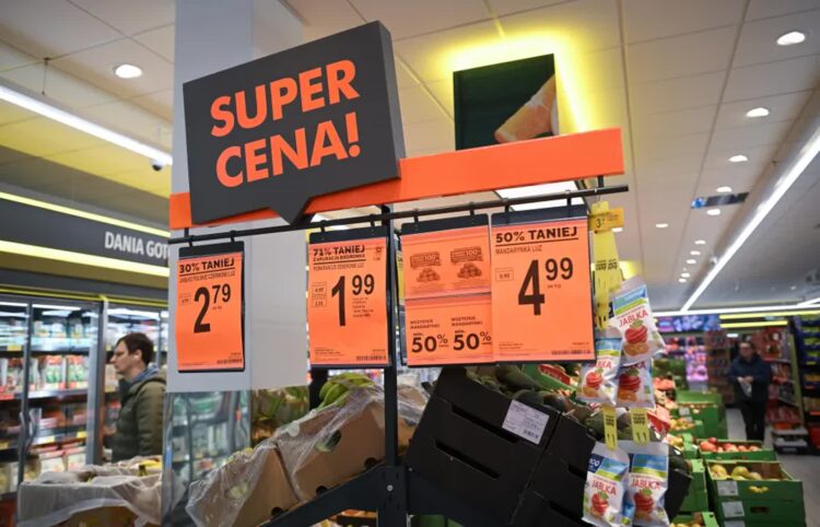 UOKiK: trzy zarzuty dla właściciela Biedronki za niejasno komunikowane ceny 9 Zdjęcie ilustracyjne Fot. PAP/Marcin Obara