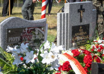 Uznawany za pierwszego bohatera II wojny światowej; pośmiertnie awansowany na podporucznika 15 Uznawany za pierwszego bohatera II wojny światowej; pośmiertnie awansowany na podporucznika Radio Zachód - Lubuskie