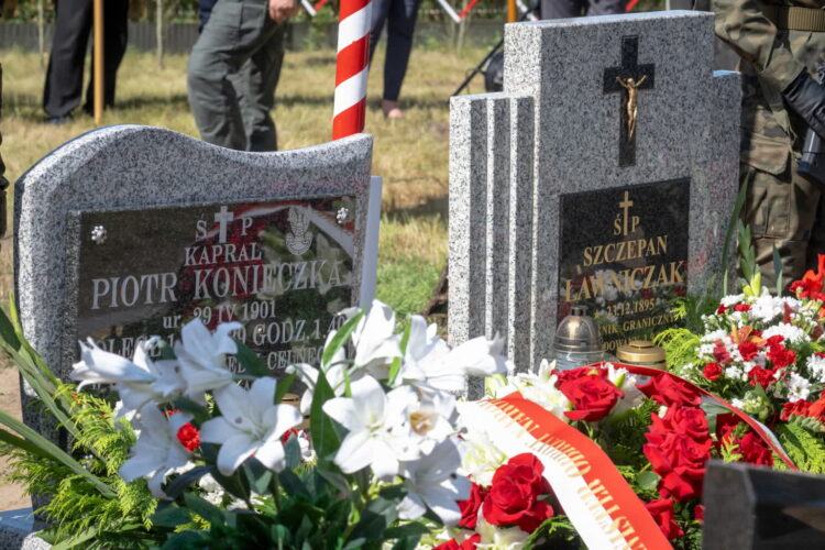 Uznawany za pierwszego bohatera II wojny światowej; pośmiertnie awansowany na podporucznika Radio Zachód - Lubuskie