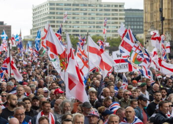 Marsz nacjonalistów w Londynie (PAP/EPA/TAYFUN SALCI)