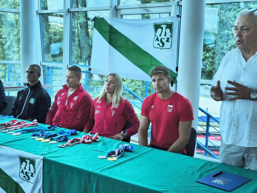 Jak co roku mistrzowie z AZS AWF przyjęci z honorami Jak co roku mistrzowie z AZS AWF przyjęci z honorami Radio Zachód - Lubuskie