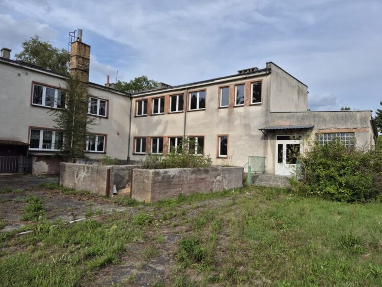 Można kupić szkołę w Drągowinie 9 fot. UM Nowogród Bobrzański