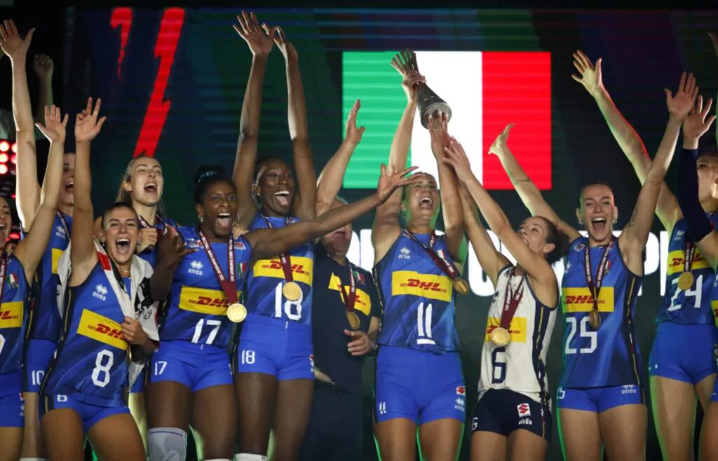 Siatkarki reprezentacji Włoch. Fot. PAP/EPA/RUNGROJ YONGRIT