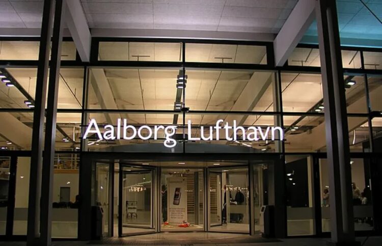Lotnisko w Aalborgu w Danii. Zdj. ilustracyjne. Fot. Simon Wedege Petersen/Wikimedia Commons/Domena publiczna