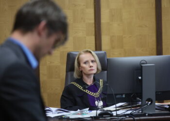 Sędzia Iwona Konopka na sali rozpraw Sądu Okręgowego w Warszawie. Rozprawa apelacyjna w procesie byłego ministra zdrowia (PAP/Leszek Szymański)