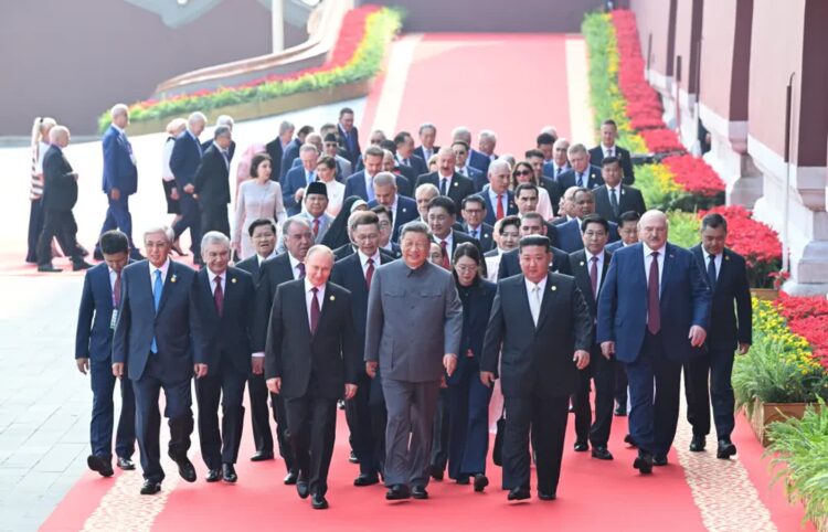 Władimir Putin, Xi Jinping i Kim Dzong Un w drodze na paradę Fot. PAP/EPA/XINHUA/Shen Hong