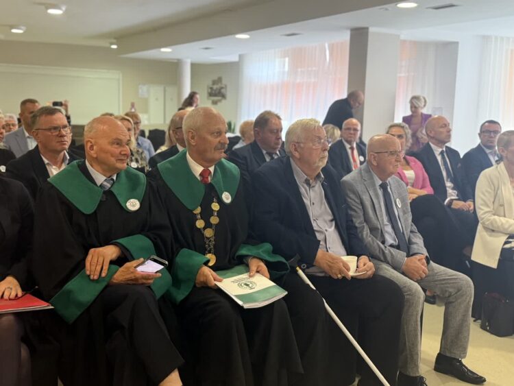 W Zielonej Górze trwa Forum Kształcenia Zawodowego 9 W Zielonej Górze trwa Forum Kształcenia Zawodowego Radio Zachód - Lubuskie