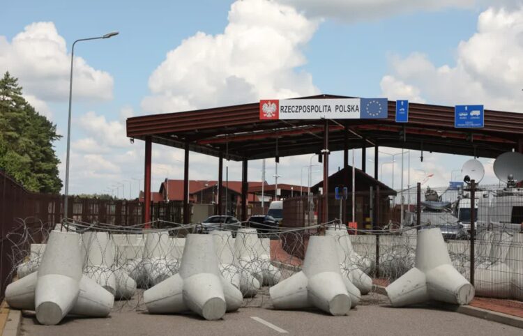 Przejście graniczne (zdjęcie ilustracyjne). Fot. PAP/Artur Reszko